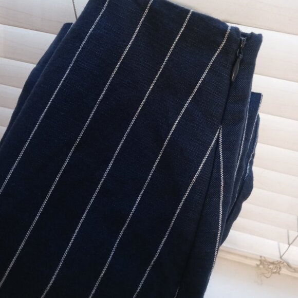 GAP plus linen cotton mini skirt in navy pinstripe (sz18) - Picture 9 of 9